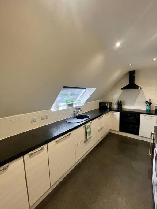 Bs - Luxury Top Floor 4 Bed Apartment With Garage In Town Centre - No Lift Stratford-upon-Avon Exterior foto