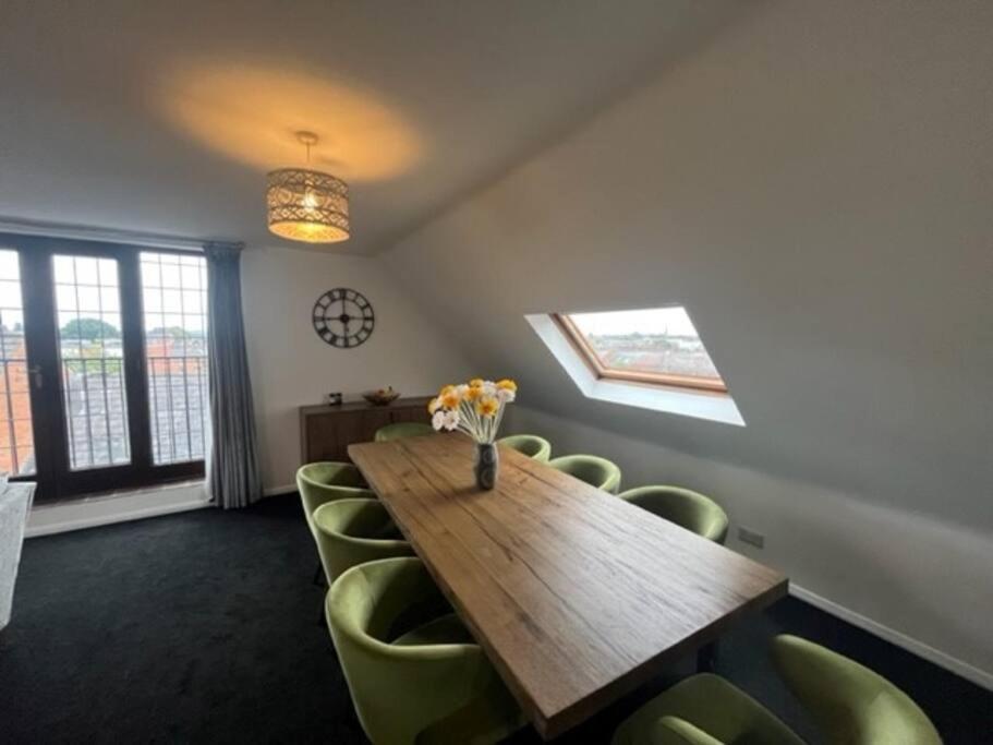 Bs - Luxury Top Floor 4 Bed Apartment With Garage In Town Centre - No Lift Stratford-upon-Avon Exterior foto